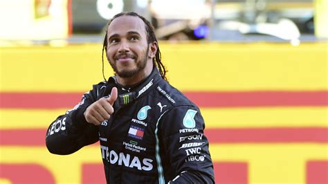 Am donnerstag kamen gerüchte über seinen tod auf. Formel 1 in Sotschi: Lewis Hamilton greift nach Michael ...