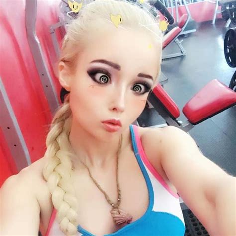 Valeria Lukyanova La Barbie Humaine Dorigine Ukrainienne Breakforbuzz