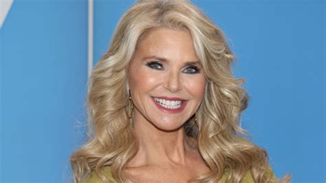 Christie Brinkley 66 Shares Jaw Dropping Swimsuit Selfies On Instagram Hello