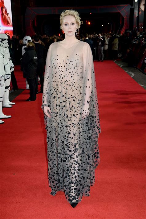 Gwendoline Christie Star Wars The Last Jedi Premiere In London 09