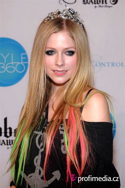 Check spelling or type a new query. Avril Lavigne - - hairstyle - easyHairStyler