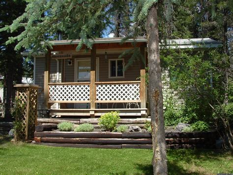 Choose from more than 2,000 properties travelers are drawn to alberta for its rocky mountain landscapes, sweeping icefields and sparkling lakes in perfect emerald shades that seem unreal. Cheechako Cabins, your Rocky Mountain Getaway, Nordegg ...