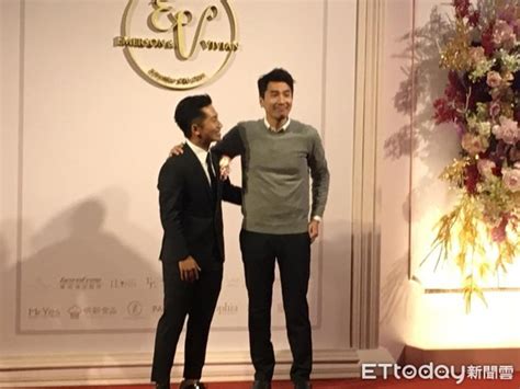 Jun 10, 2021 · 快訊／蔡昌憲要當爸了！妻做3次試管失敗「小菜包回來了」激動大哭 穿睡衣自拍…網驚喊有「第3隻手」右下角被狂放大！曾智希笑哭揭真相 汪東城認識n年還分不出miko、yumi！by2揭「超明顯特徵」：只怪太像 聞「讓媽媽洗衣」趙麗穎當場糾正：自己洗！ 獨家直擊／「太子幫」趙又廷趕場到北海岸!擁抱新郎蔡昌憲 | ETtoday星光雲 | ETtoday新聞雲