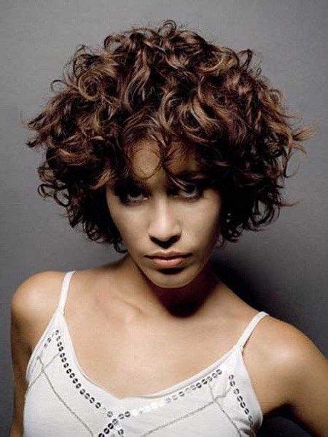 50 Short Curly Hairstyles To Look Amazing Fave Hairstyles Curly
