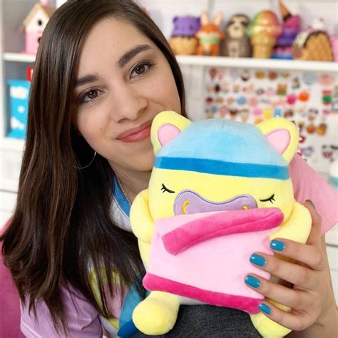 Check out this biography to know about her birthday, childhood passionate about everything related to squishy toys, elizabeth is extremely creative when it comes to arts and craft. Moriah Elizabeth | Art/Crafts on Instagram: "Normal person ...