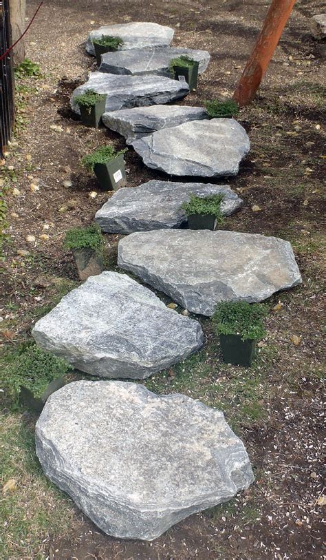 When you make garden stepping stones, you (and the kids) can exercise creativity, ranging from the use of stains to the assembling of mosaics. stones (With images) | Stone path, Garden decor, Stepping ...