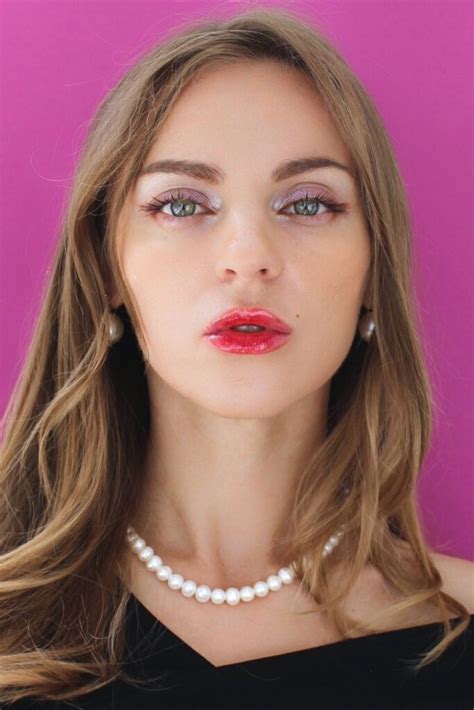 How To Wear Pearls Every Day And Look Classy