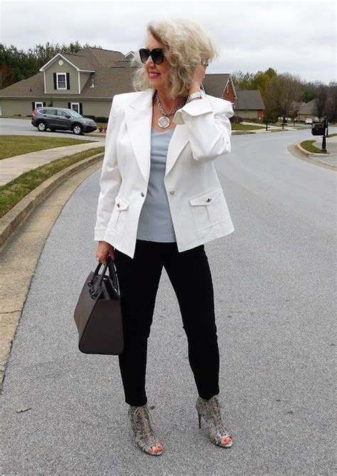 Simple Business Casual Work Outfit For Women Over 40 6 Outfitoday