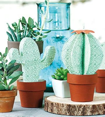 The answer to how to make paper mache is easier than you may think. DIY : 3 idées déco de cactus en papier | Truffaut