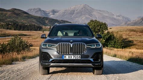 Since the signing ceremony between proton and zhejiang geely holding last july, geely has confirmed that the first product to come out of this partnership would be based on the geely boyue. BMW X7 review: incredible SUV, shame about the face | Bmw ...