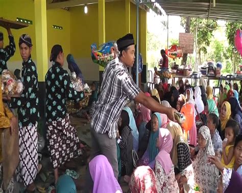 Tradisi Nyadran Di Dusun Kragilan Kuatkan Kerukunan Warga Jogja Tv