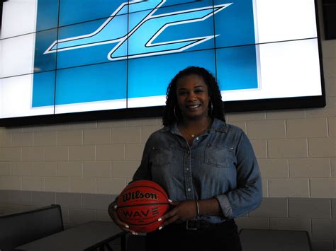Tucker Resigns As Girls Basketball Coach At James Clemens The Madison
