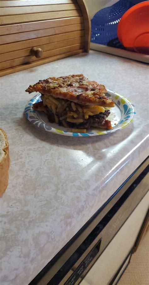 Homemade Mac N Cheese Burger Betwixt 2 Slices Of Bacon Lovers Thin Crust Pizza Rfood