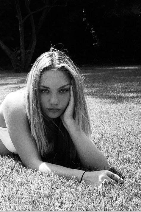 Pin By N💗 On Photoshoot Recreation In 2020 Maddie Ziegler Smile