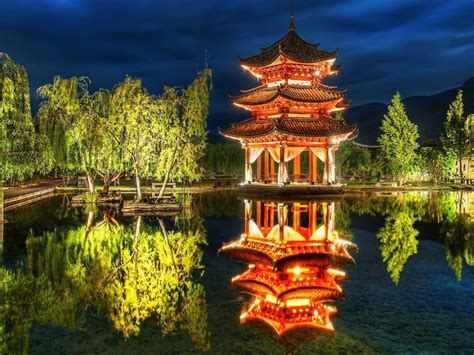 Beautiful Chinese Pavilion Reflection Wallpaper