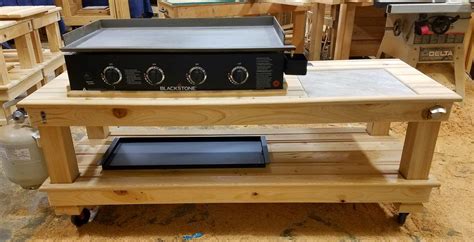 Each blackstone outdoor patio griddle is equipped with a removable bottom shelf. Griddle Table in 2020 | Grill table, Flat top grill ...