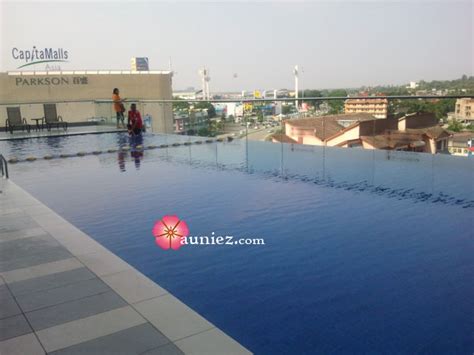 When vacationing with the family, a hotel pool makes all the difference. aunieZ: Hotel di Kuantan : The Zenith Hotel