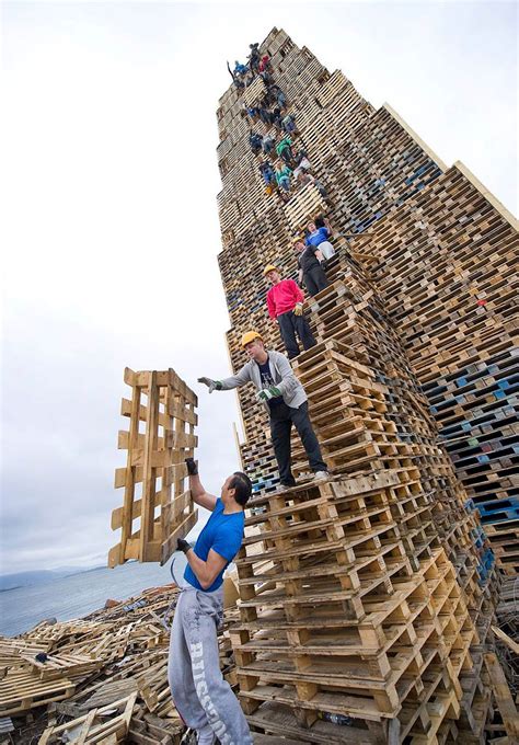 World Latest Routine News The Biggest Bonfire In The World
