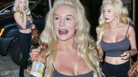 Courtney Stodden Goes For Makeup Free Look As She Puts Cleavage On