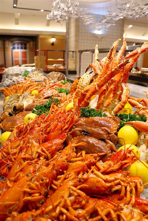 Crab And Lobster Seafood Buffet At Carousel Royal Plaza On Scotts