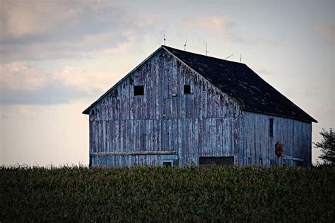 12 More Photos Of Beautiful Old Barns In Iowa