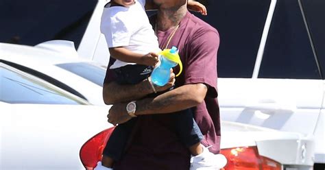 Check spelling or type a new query. Tyga, papa comblé avec son fils King Cairo et des proches à Los Angeles, le 16 août 2015 ...