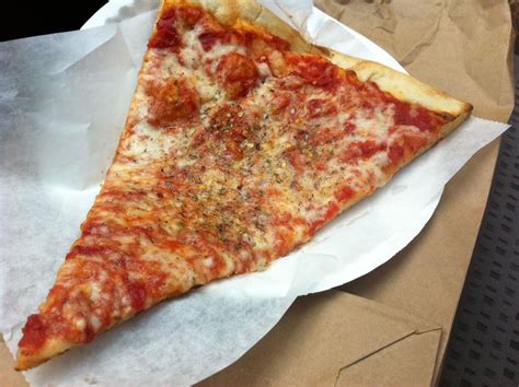 Pizza ni merupakan pizza terbesar aku pernah makan dalam hidup aku! New York State Of... Pizza | New york style pizza, New ...