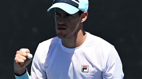 El peque ganó en su regreso a las canchas. Abierto de Australia: Schwartzman derrotó a Muller - TyC ...