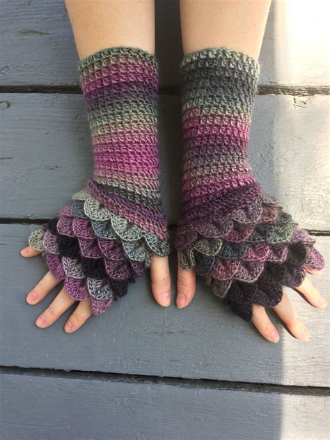 Crochet fingerless glove with shell pattern. Handmade Crochet Crocodile Stitch/Dragon Scale Fingerless ...