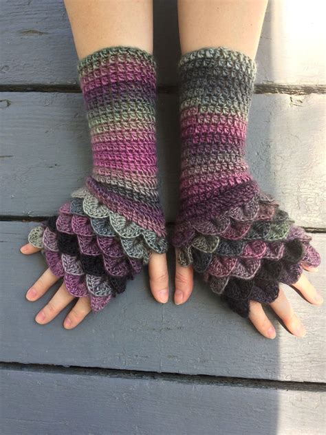 Dragon scale fingerless gloves crochet pattern free. Handmade Crochet Crocodile Stitch/Dragon Scale Fingerless ...