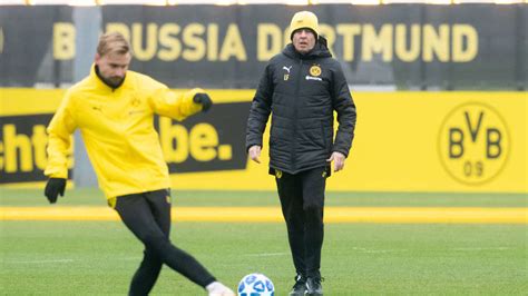 Trainer edin terzic war trotz des deutlichen sieges das lachen vergangen: BVB: Borussia Dortmund sollte auf die Jugend setzen - Kommentar | BVB