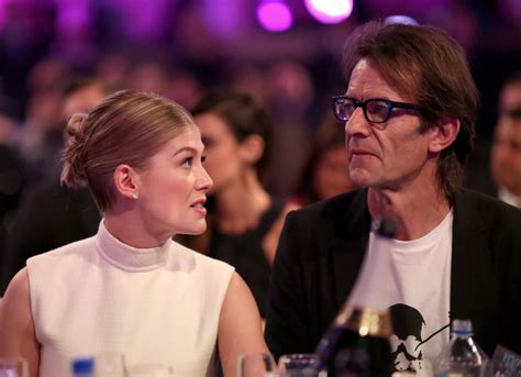 Rosamund Pike So Glücklich Ist Sie Mit Ihrem Freund Robie Uniacke