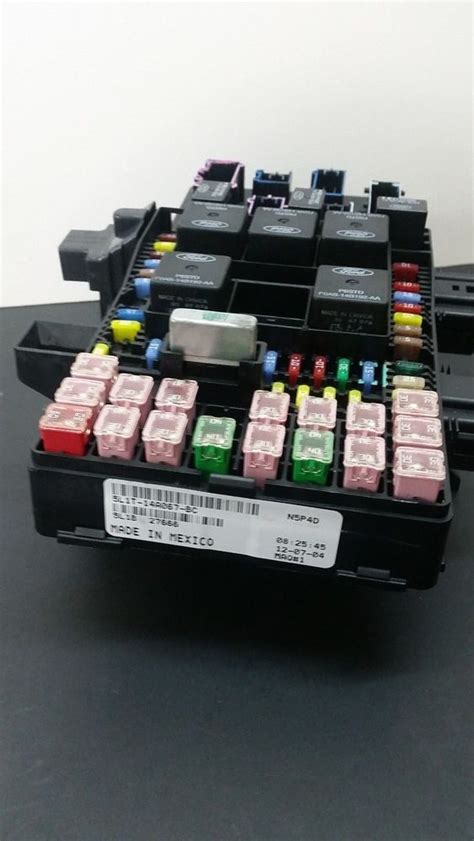 Lincoln instrument cluster fuse box/block circuit. 2003 Lincoln Navigator Fuse Box Replacement | Wire