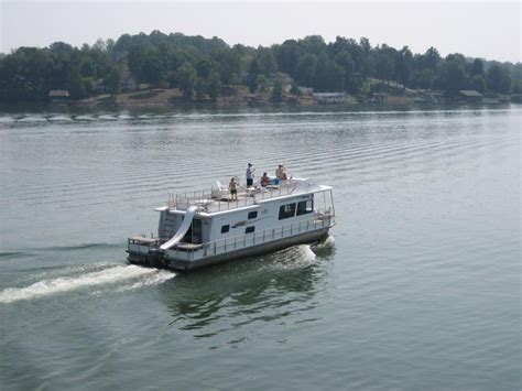 Whether you prefer golf, sailing, skiing, other watersports, hiking, biking, a leisurely day strolling the. Smith Mountain Lake Boat Rentals - All You Need Infos