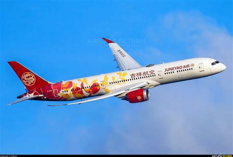 B 20d1 Juneyao Airlines Boeing 787 9 Dreamliner At Helsinki Vantaa