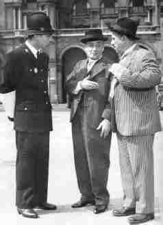 Età non inferiore ai 18 anni, diploma di istruzione secondaria di secondo grado di durata quinquennale. MILANO, IL CONCORSO PER VIGILI URBANI SI FA AL FORUM