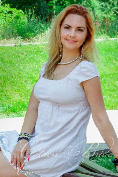 Y O Natalia From Odessa Ukraine Green Eyes Fair Hair Id Goldenbride Net