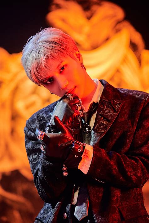 Though it's easy to pretend, i know you're not a fool. Update: SHINee's Taemin Captivates In New MV Teaser For ...