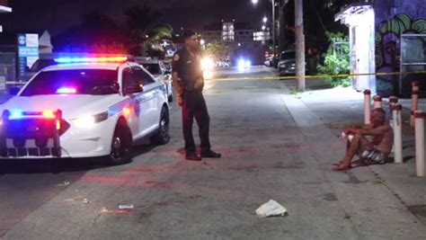 machete wielding man hospitalized after intended victim grabs weapon wsvn 7news miami news