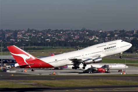 Chief executive alan joyce says the company . Qantas já tem data para substituir Boeing 747 da rota ...