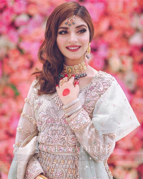 Kinza Hashmi Looks Elegant In Latest Bridal Shoot Reviewitpk