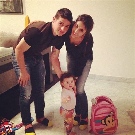 This versatile footballer has been spending a very happy married life with her beloved wife and daughter. 17 Best images about James Rodriguez y Familia on ...
