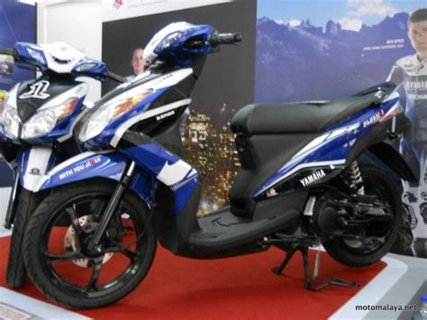 Hope this will satisfy many yamaha fans. Official Yamaha Ego LC 125 with Jorge Lorenzo and Ben ...