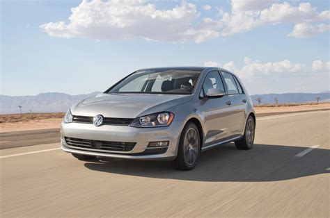 Four stars may seem surprising given vw's back catalogue of golf smash hits, but with no prices, specification details and no co2 or mpg figures published for this 2.0 tdi, it's fair. 2015 Volkswagen Golf TDI First Test - Motor Trend