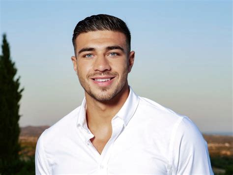 Just hours after the first 10 islanders stepped foot in the villa, professional boxer tommy fury entered as the first bombshell. Love Island's Tommy Fury reveals what to expect from new ...