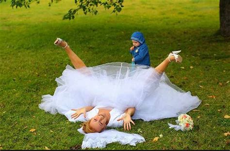 Epic Wedding Fails See Photos Of Wedding Disasters Caught On Camera