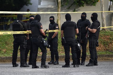 Baju Operasi Polis Malaysia Tiada Saksi Polis Langgar Sop Dilepaskan