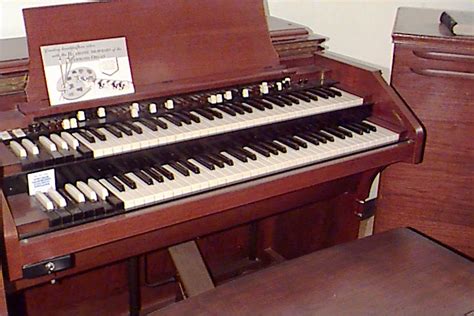 Vintage Hammond Church Organs C2 Hammond With Leslie 147