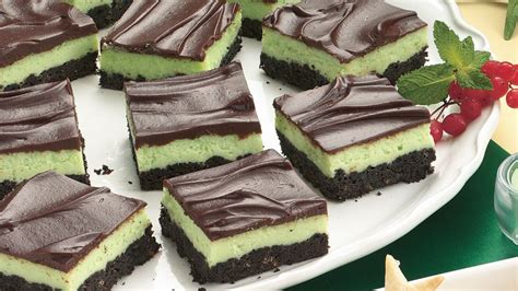You might be a chocolate chip cookie fan or you might be a cheesecake fan. Mint Cheesecake Squares Recipe - Pillsbury.com