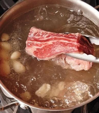Варёное мясо — carne lessa. Bollito o lesso?
